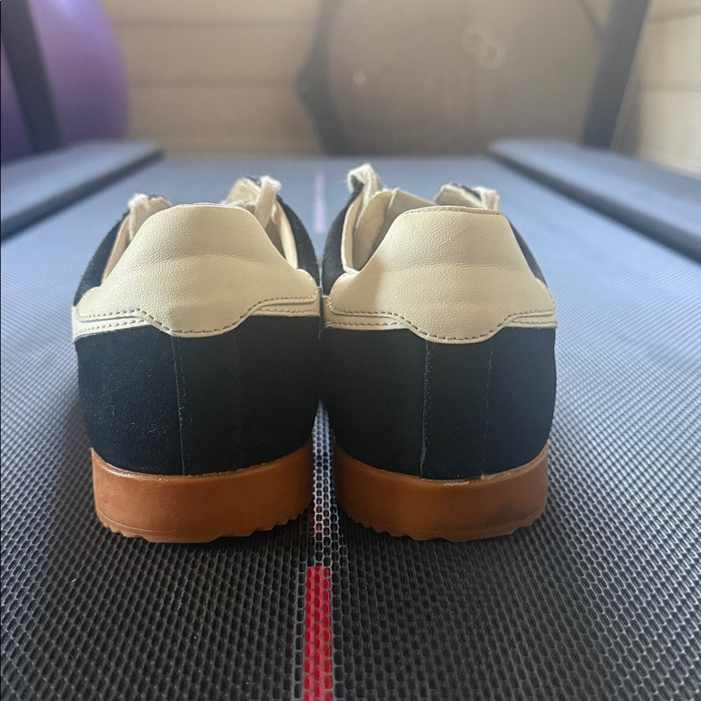 Gola Elan suede sneaker. Size 38.5 (7.5/8) - Picture 3 of 6
